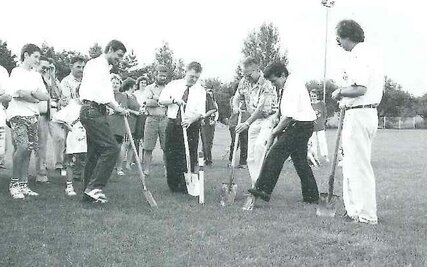 Sportplatz_Spatenstich