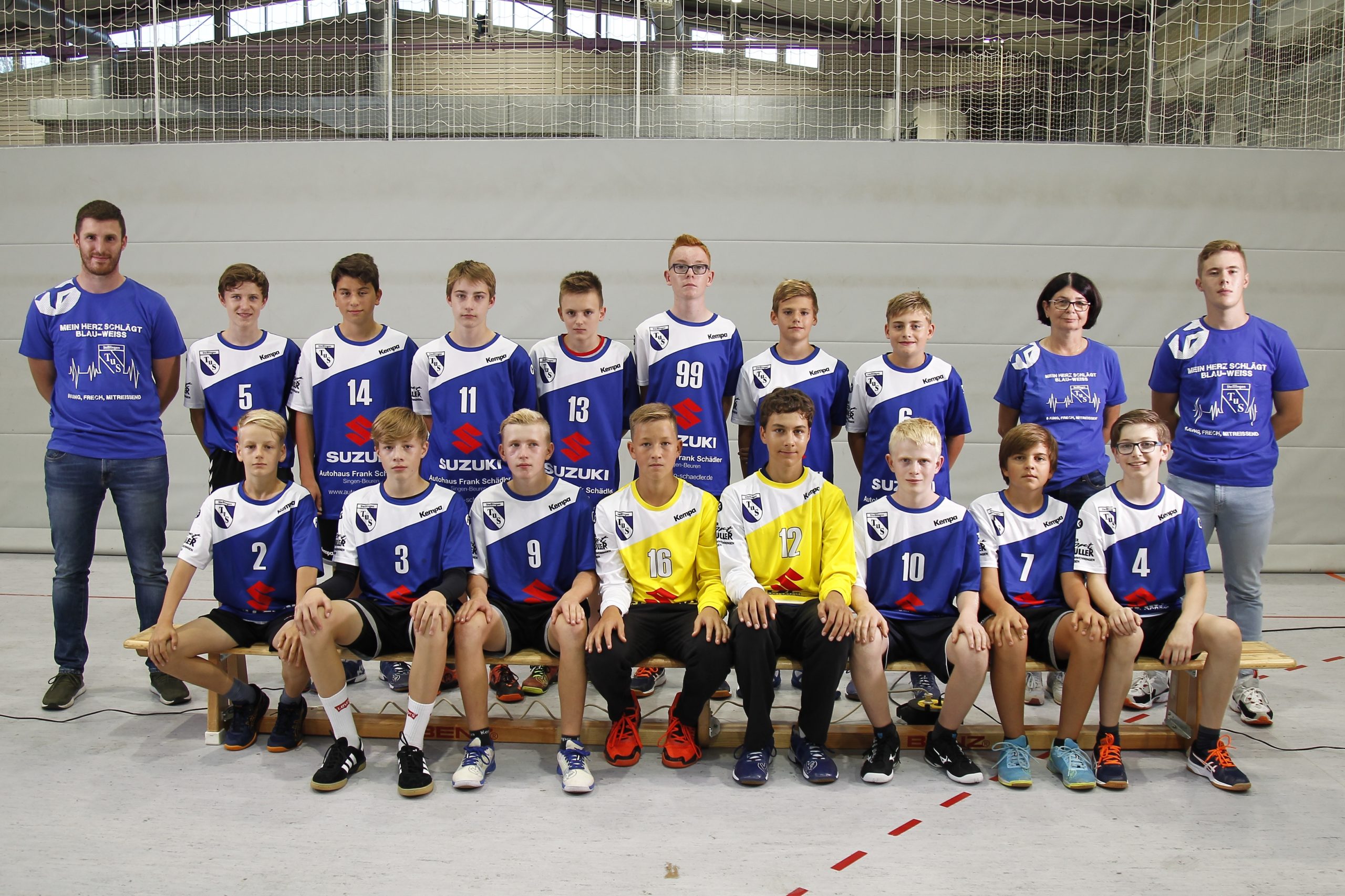 TeamfotosTuSS_1 220920 Teamfotos der ersten, zweiten und C-Jugend sowie Jugendtrainer des Vereins in der Mindlestalhalle in Steißlingen